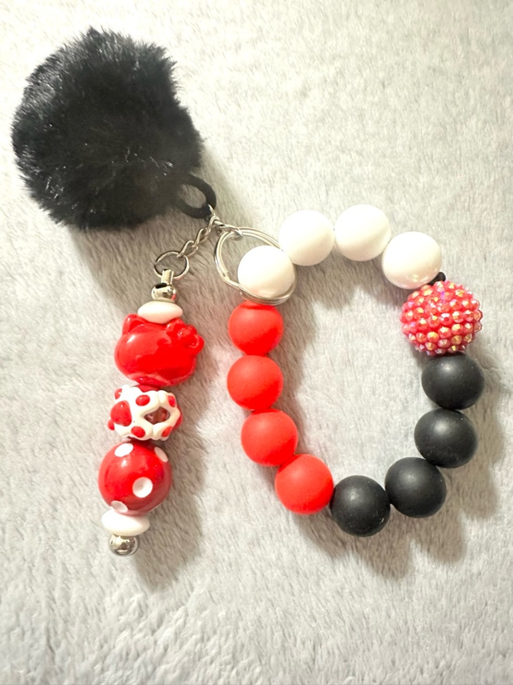 Stylish Pom-Pom Beaded Keychain Bracelet - Red, Black & White